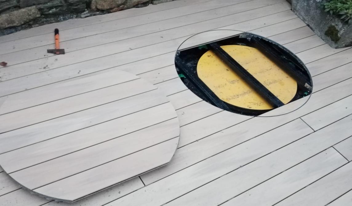 trappe permettant d'accéder à la structure de la terrasse silvadec
